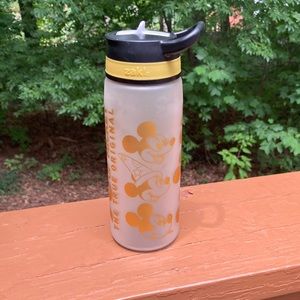 Mickey Mouse 90 years Zak! Water bottle.